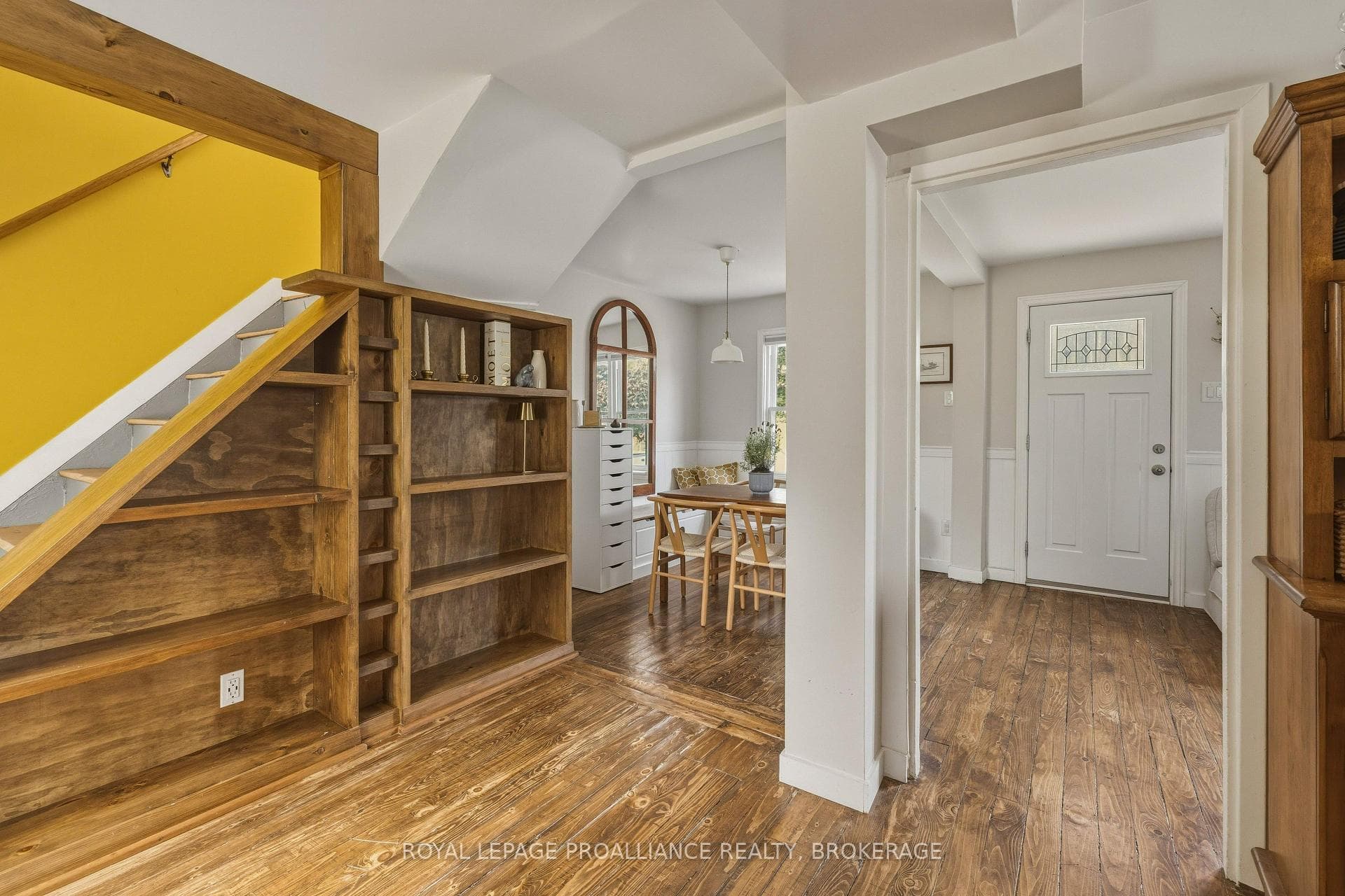 636 Macdonnell Street photo 13