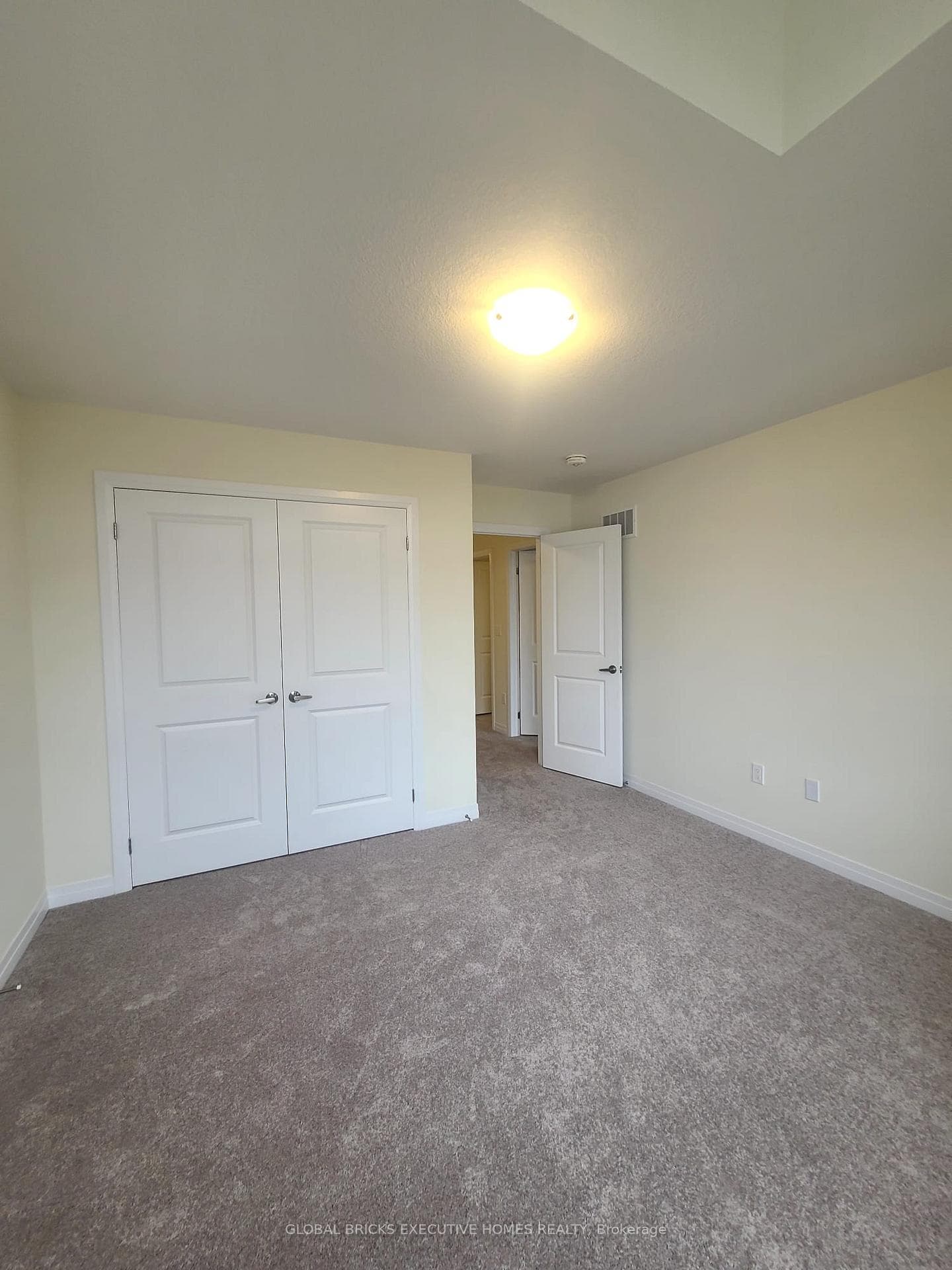11 Poett Avenue photo 30