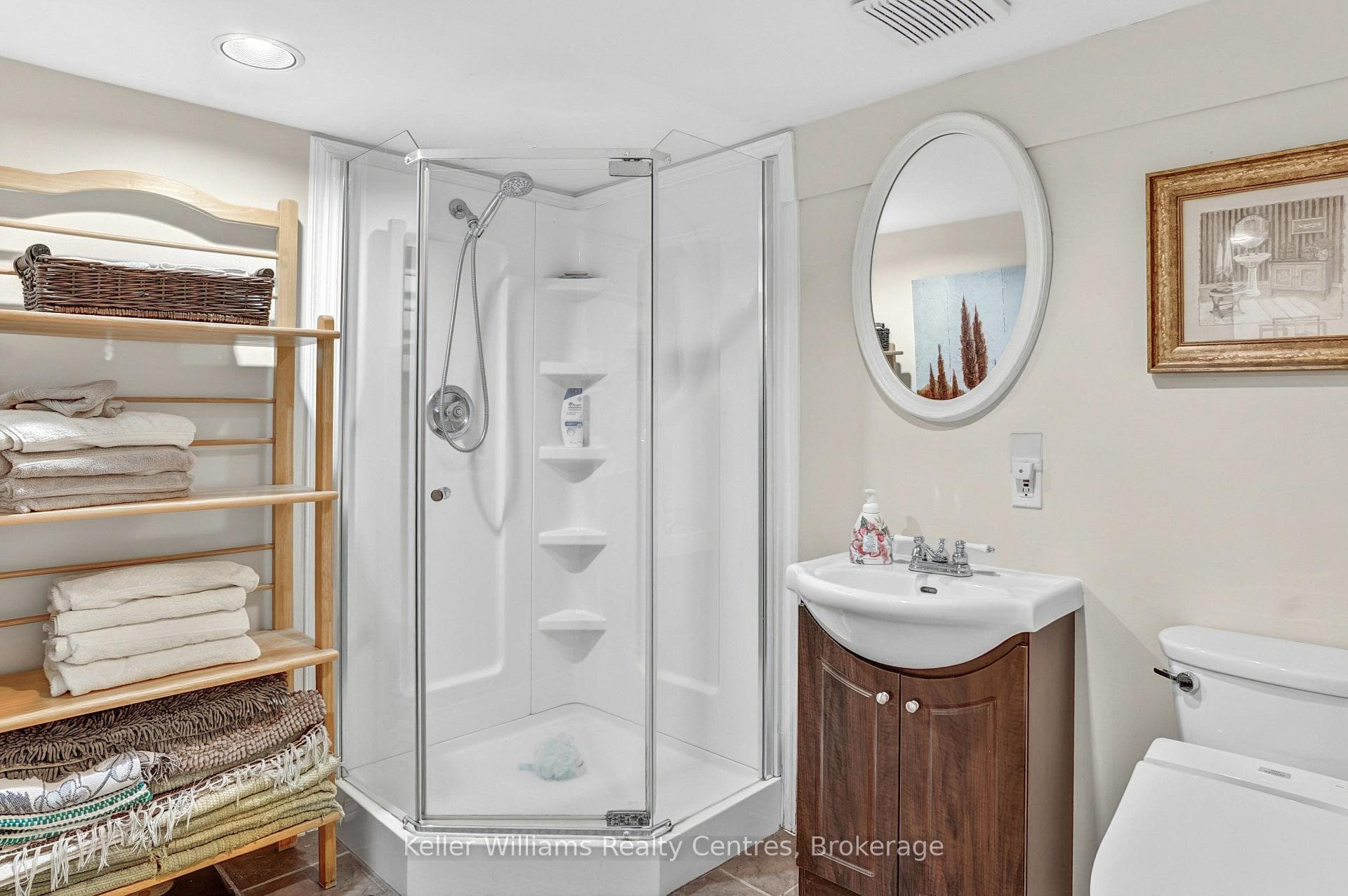 1568 5th Avenue photo 36