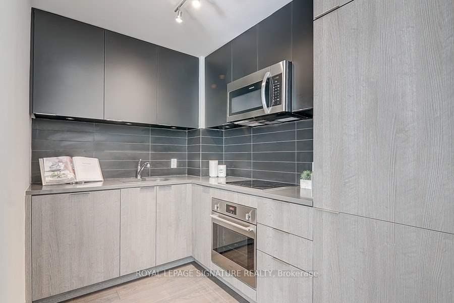223 St Clair Avenue Unit 318 photo 4
