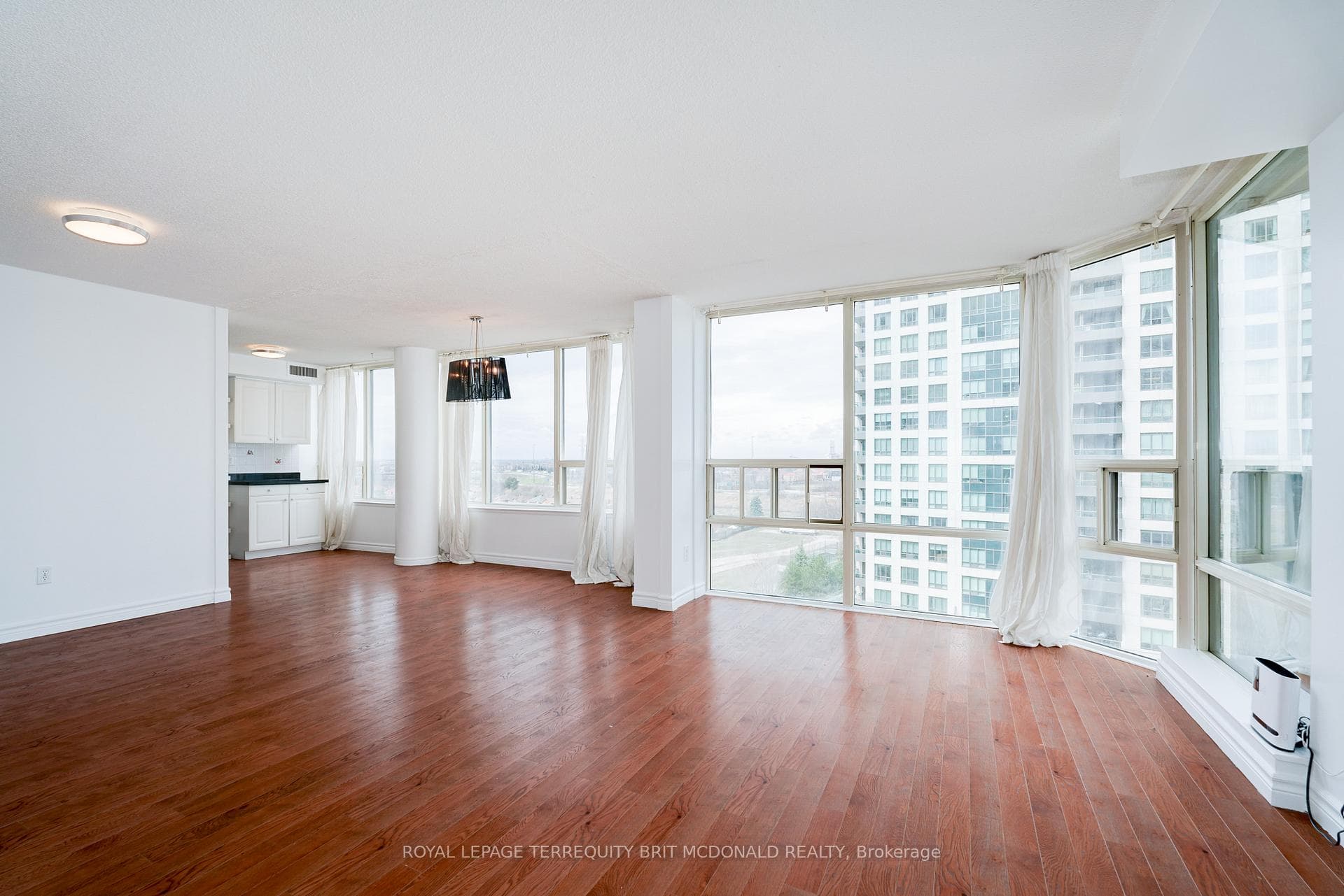 350 Rathburn Road Unit 1008 photo 9