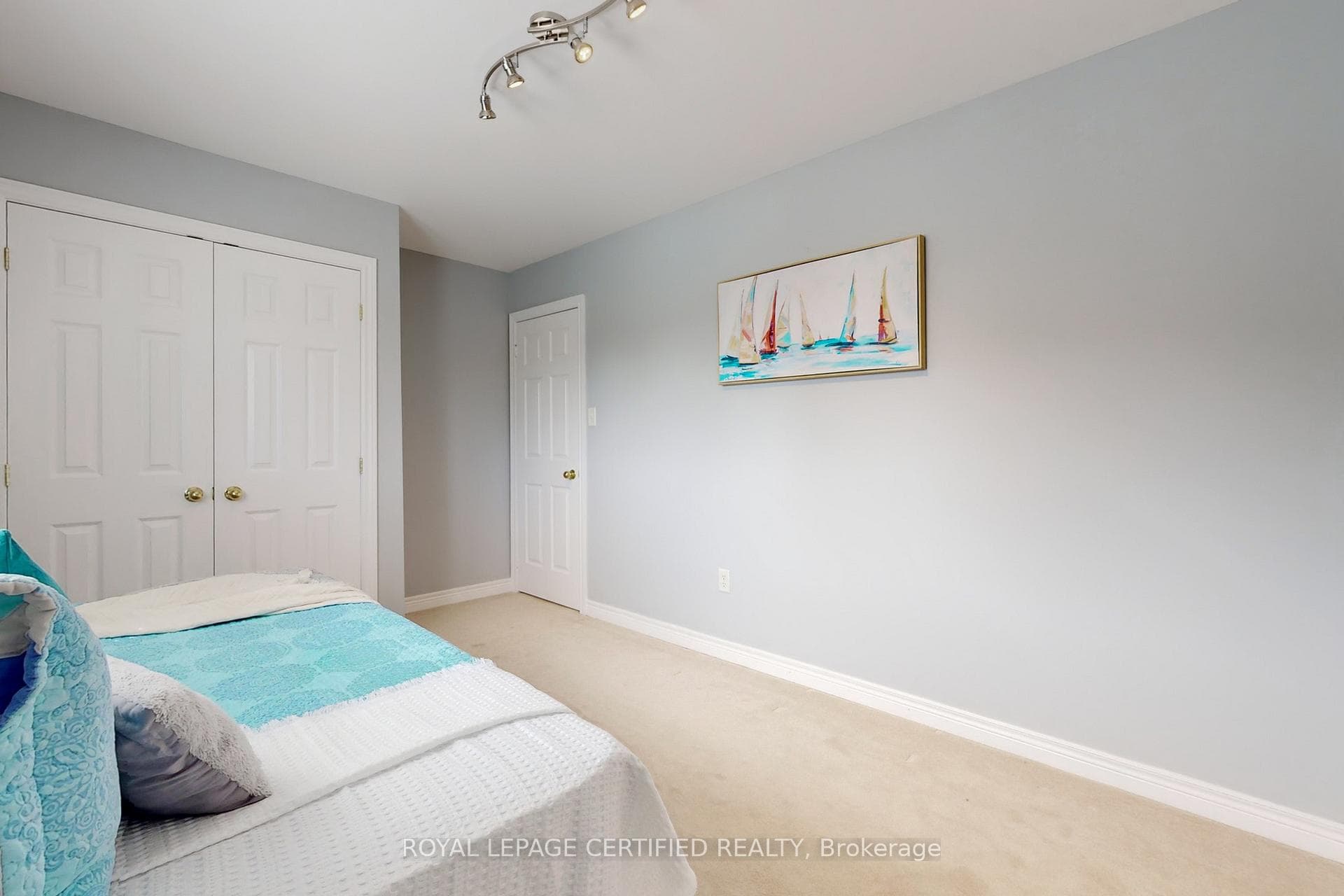 10 Ironhorse Crescent photo 21