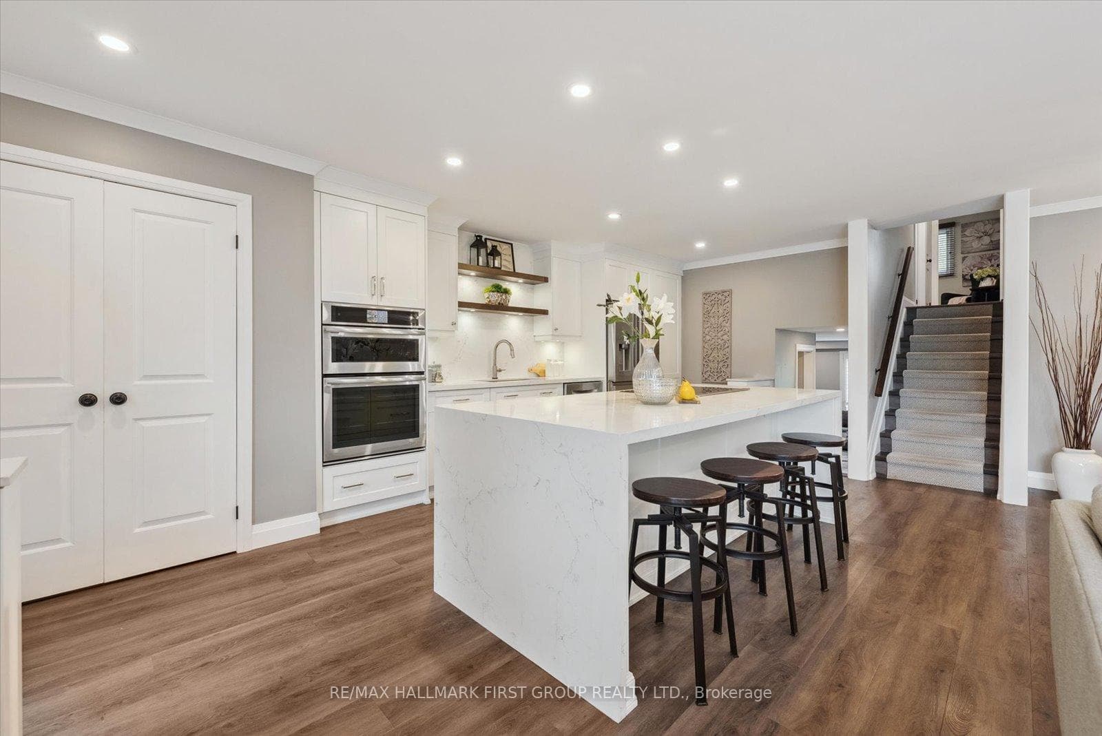 952 Vistula Drive photo 11