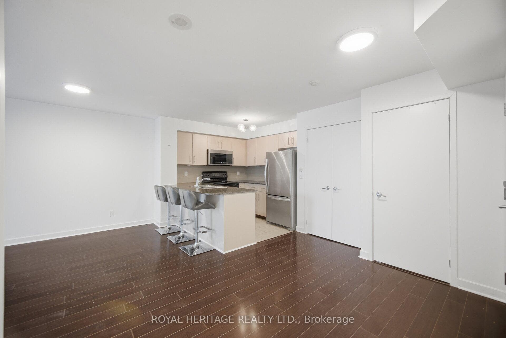 12 Yonge Street Unit 611 photo 6
