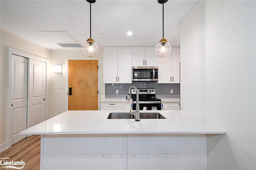 121 MARY Street Unit 208 photo 4