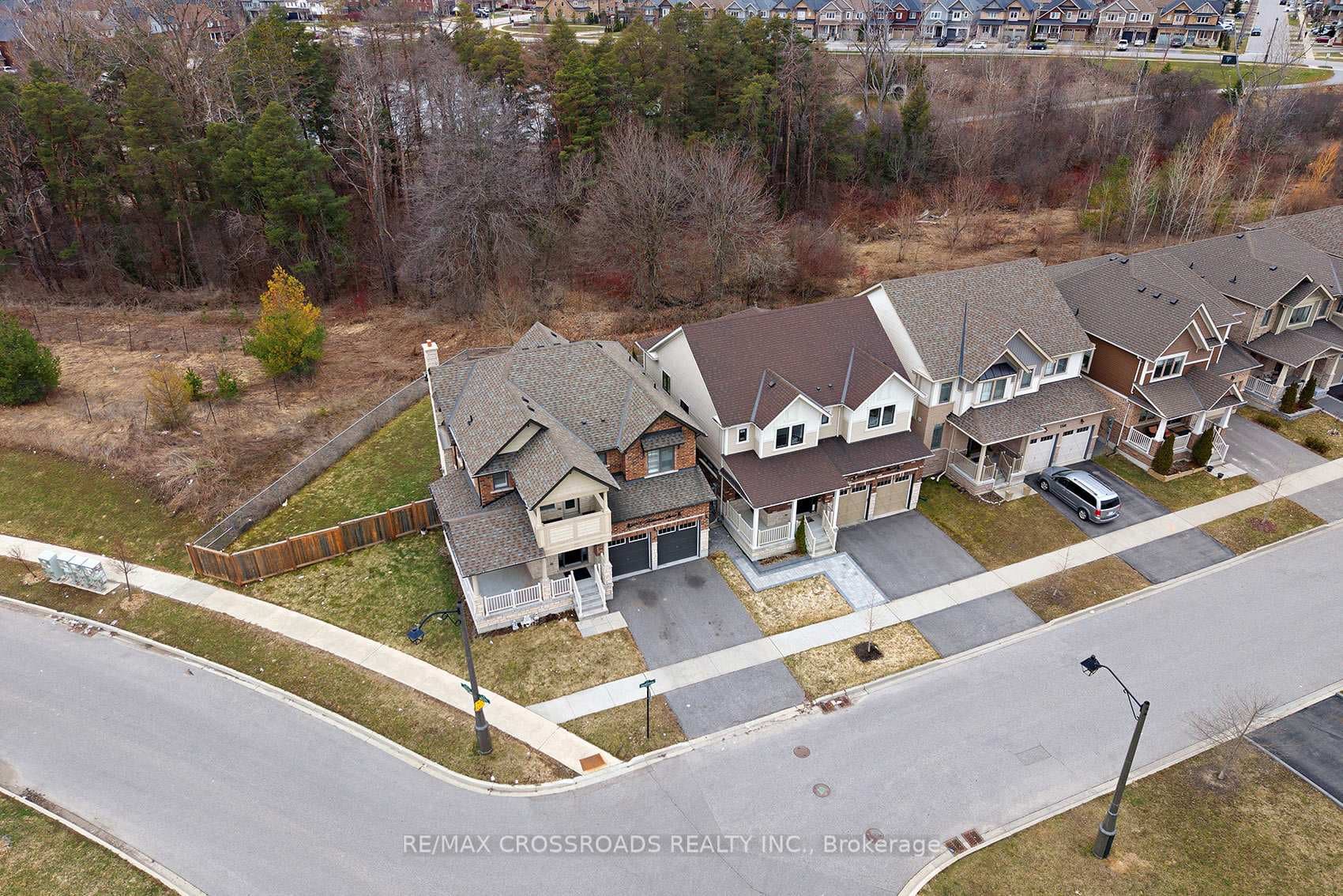 2300 Dobbinton Street photo 4
