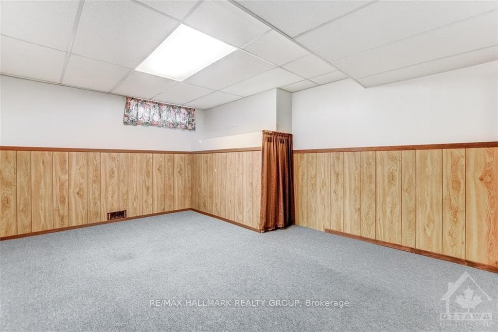 1317 RAINBOW Crescent photo 18