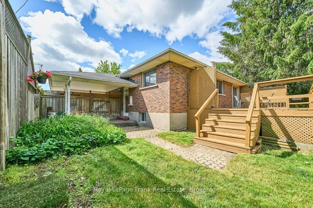 1158 Lisgar Avenue photo 7
