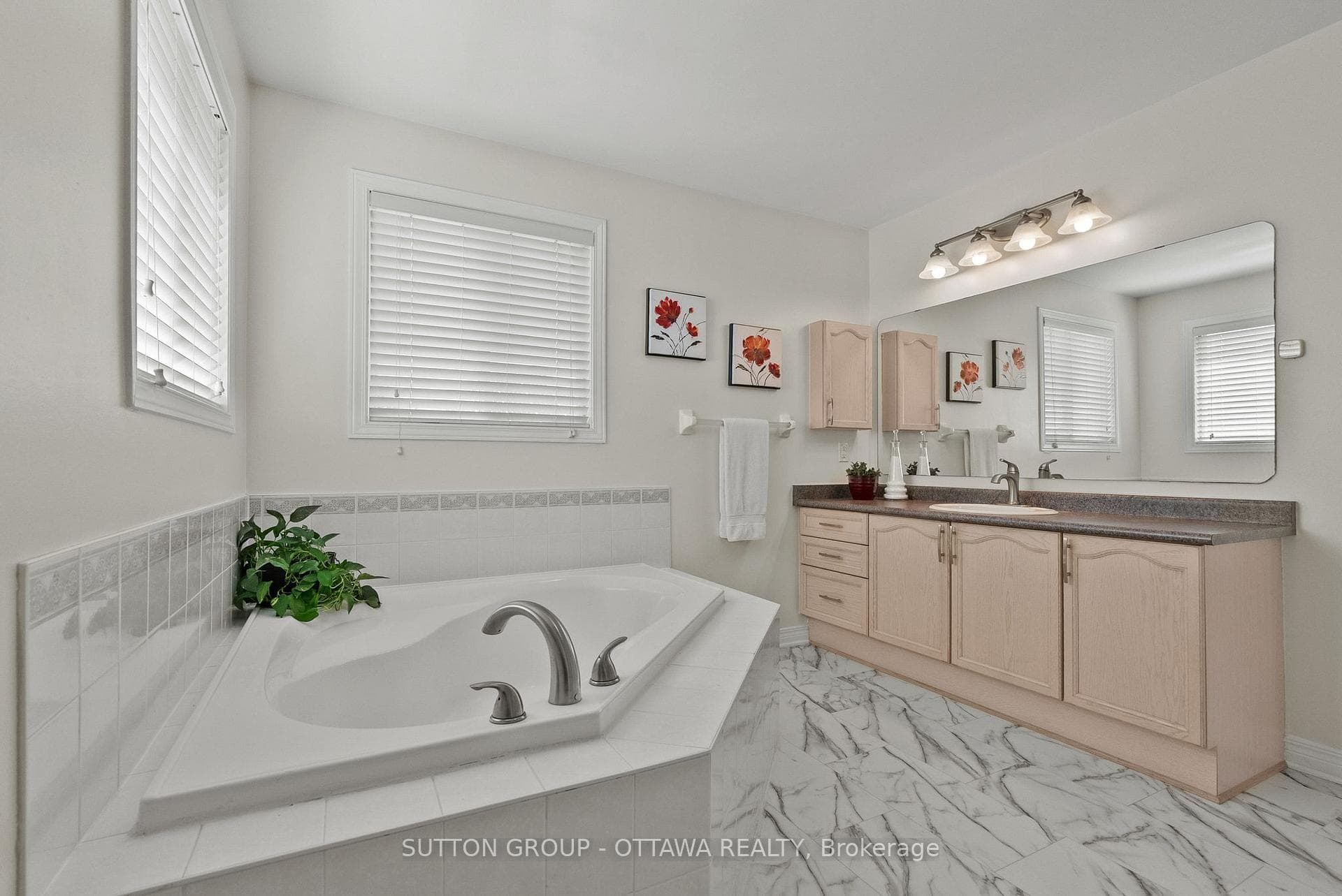 21 Avonmore Crescent photo 27