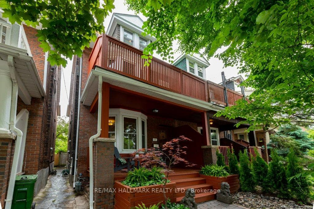695 Carlaw Avenue photo 2