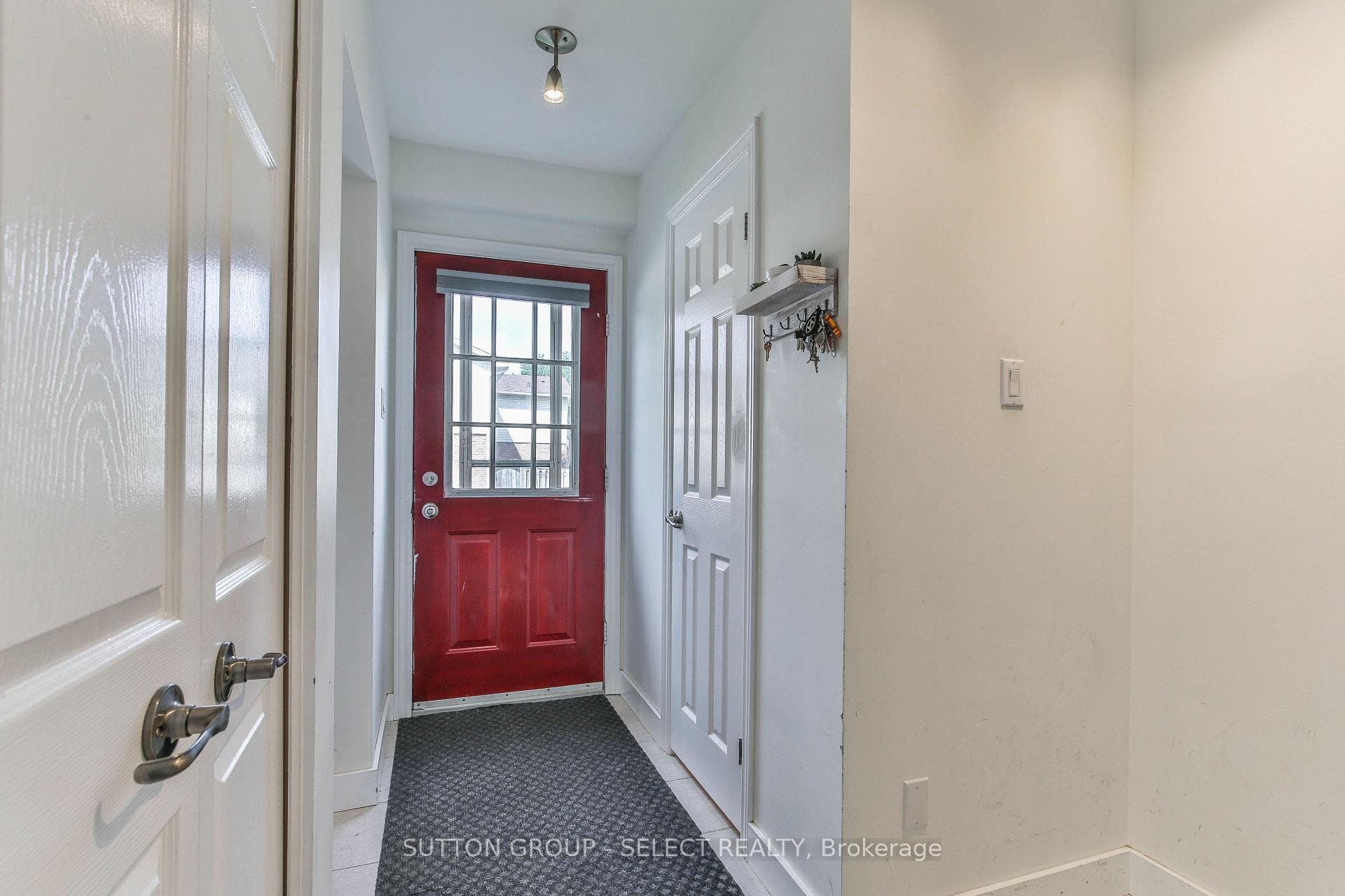 230 Clarke Road Unit 226 photo 4