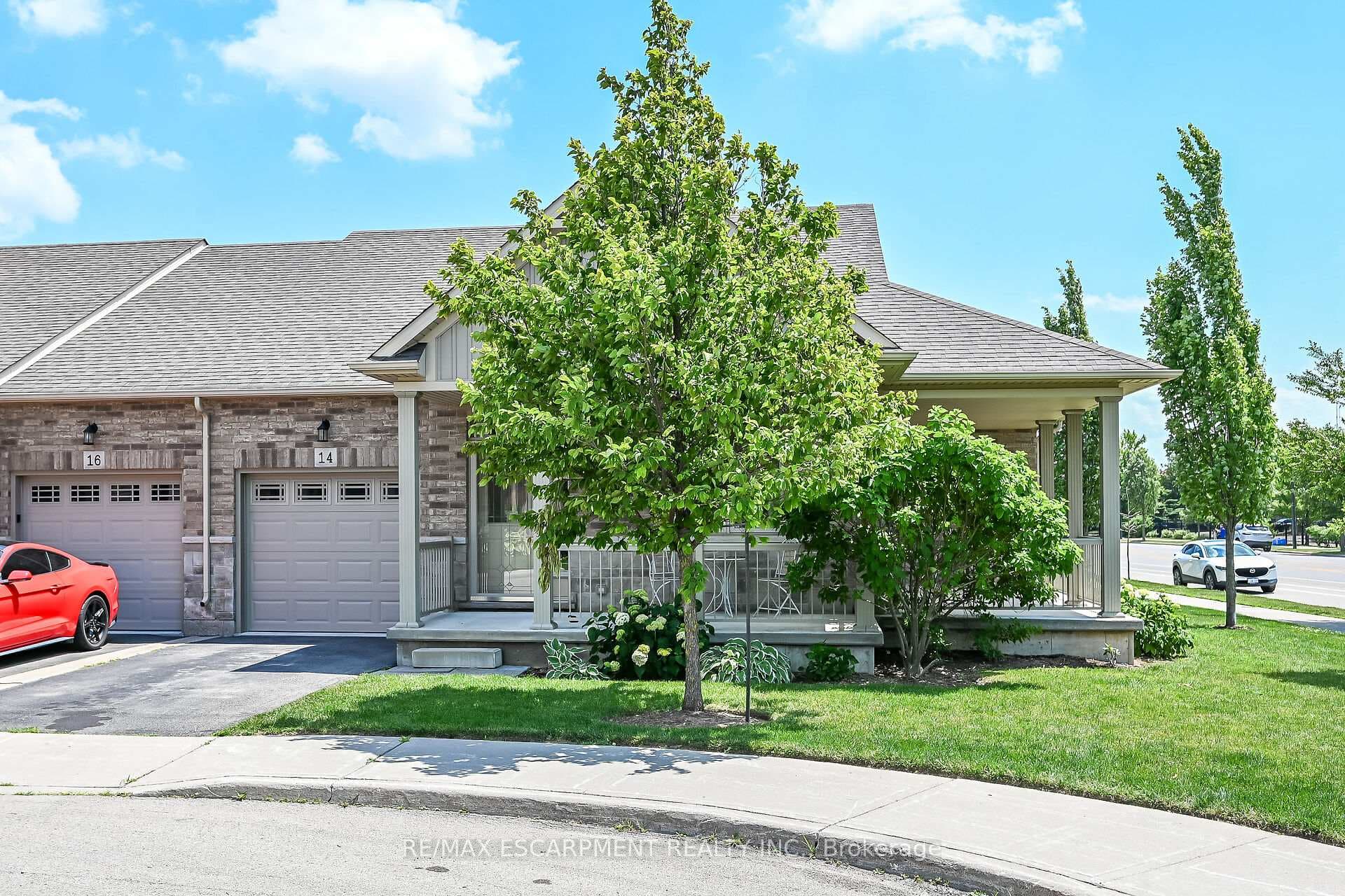 14 Ecker Lane photo 2