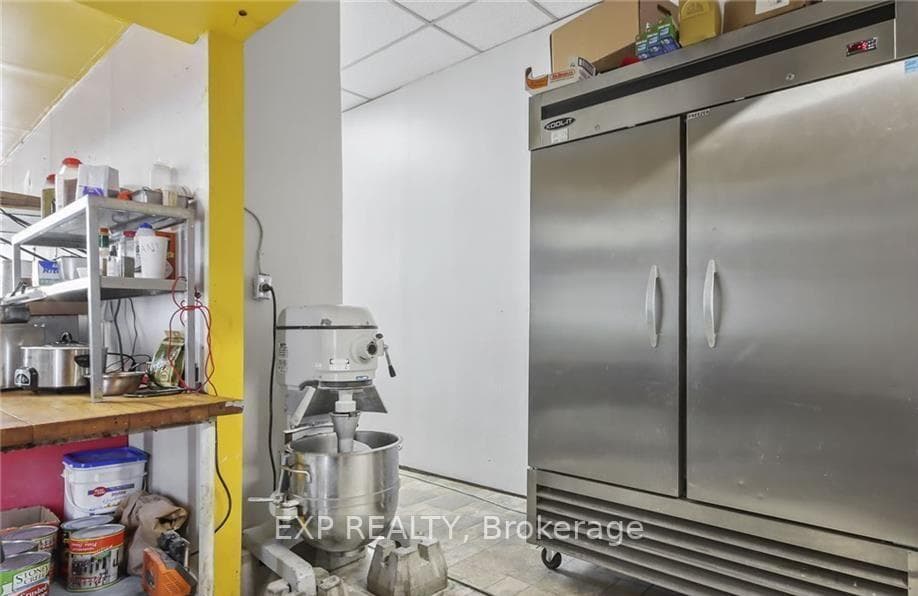 1009 Merivale Road photo 14