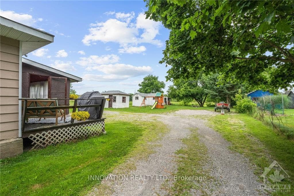 22 DUFFERIN Street photo 15