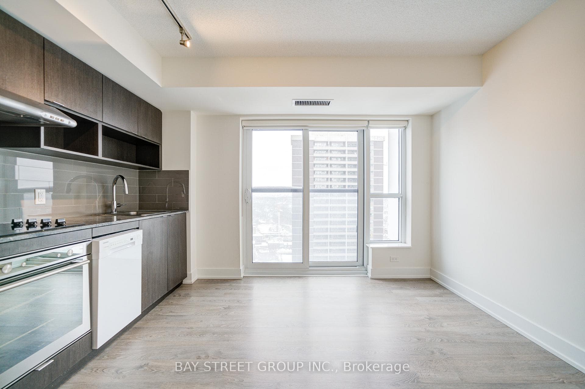 7 Mabelle Avenue Unit 2703 photo 16