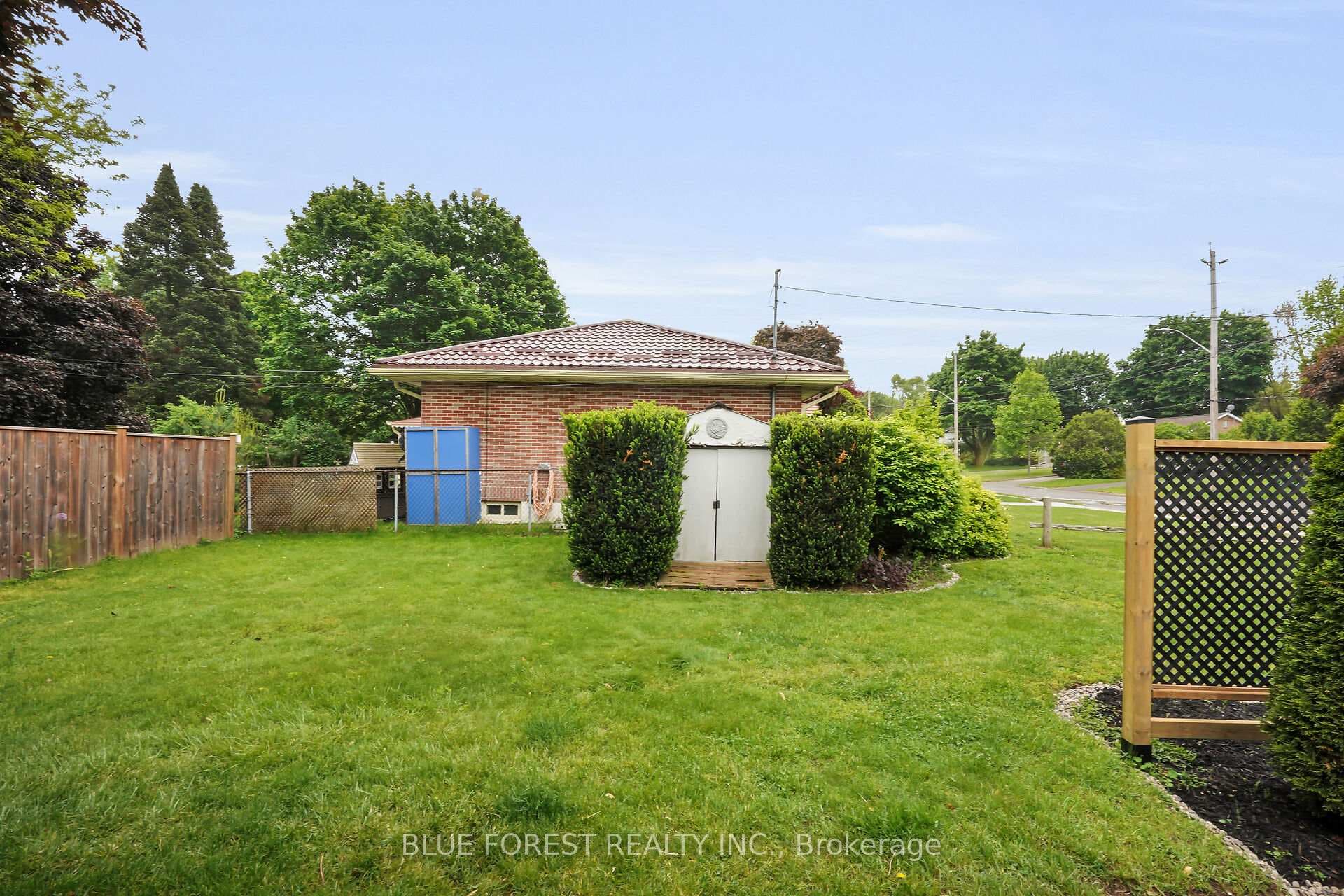 1418 Woodbine Street photo 41