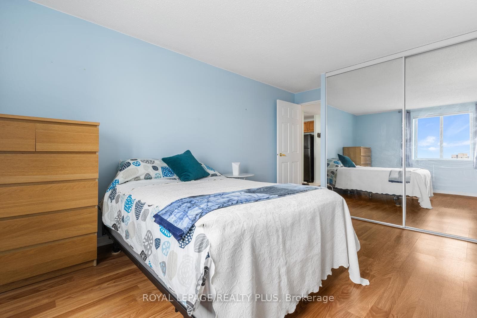 6720 Glen Erin Drive Unit 1012 photo 15