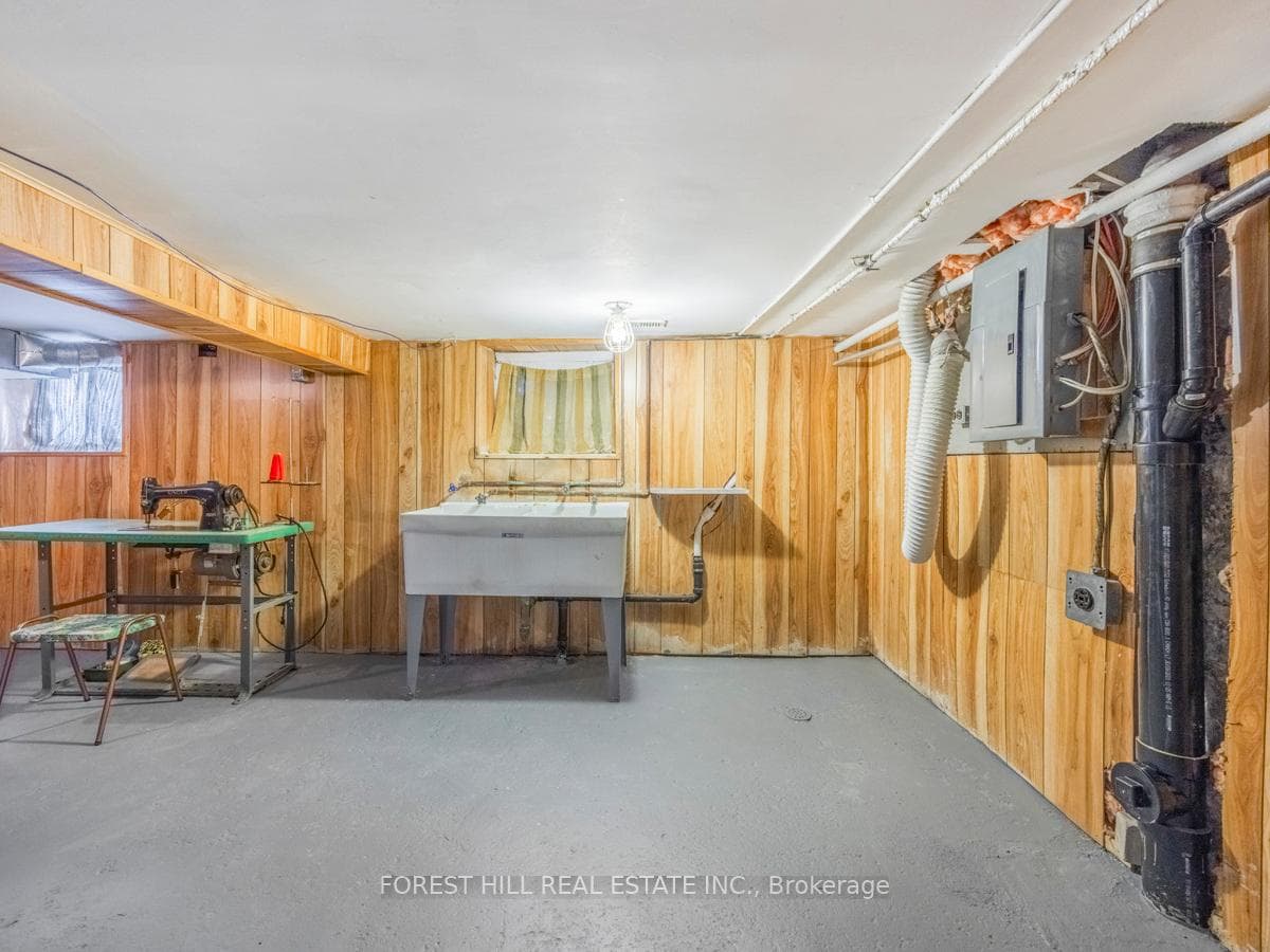 355 Belsize Drive photo 35