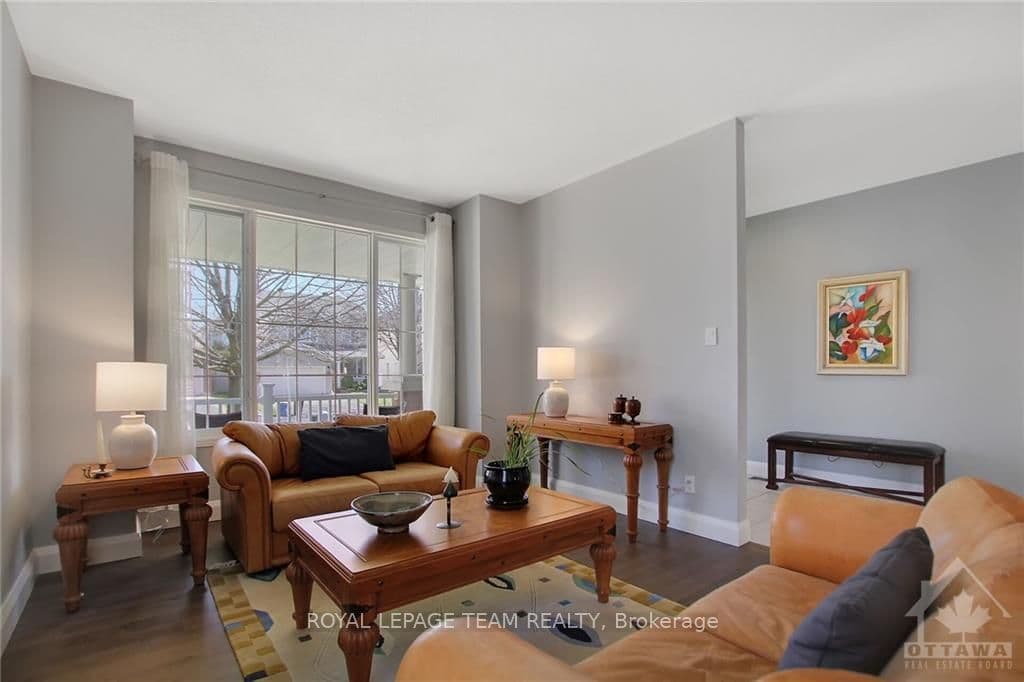 60 BIRCHFIELD Avenue photo 5