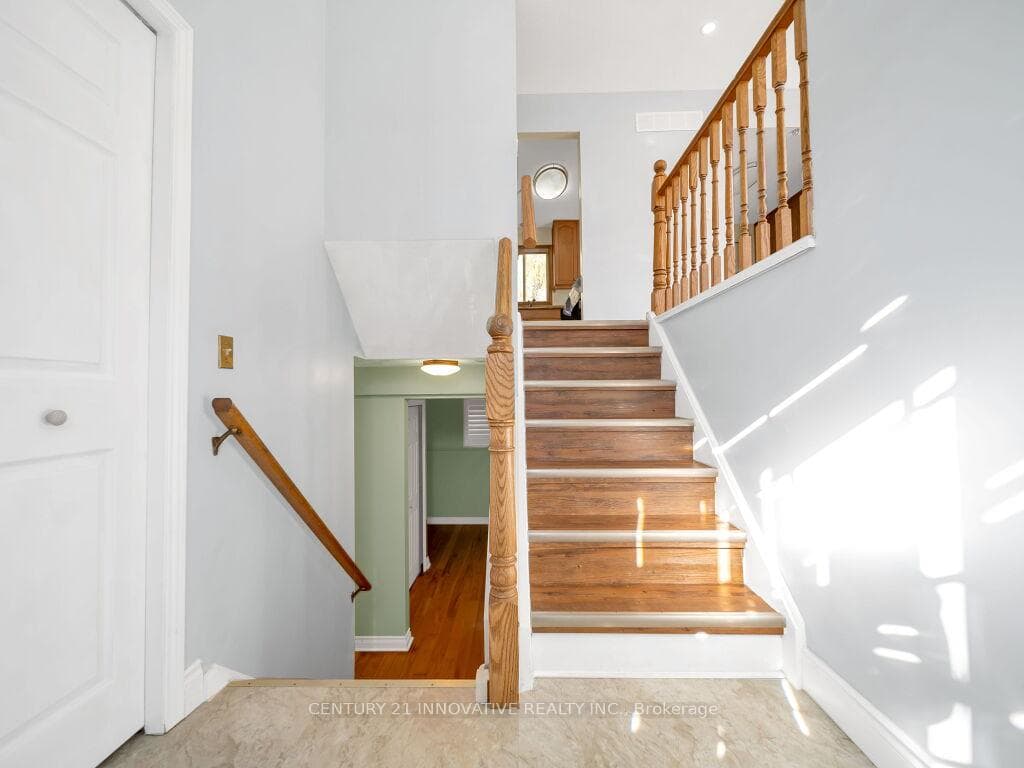 838 Mackendrick Drive photo 5