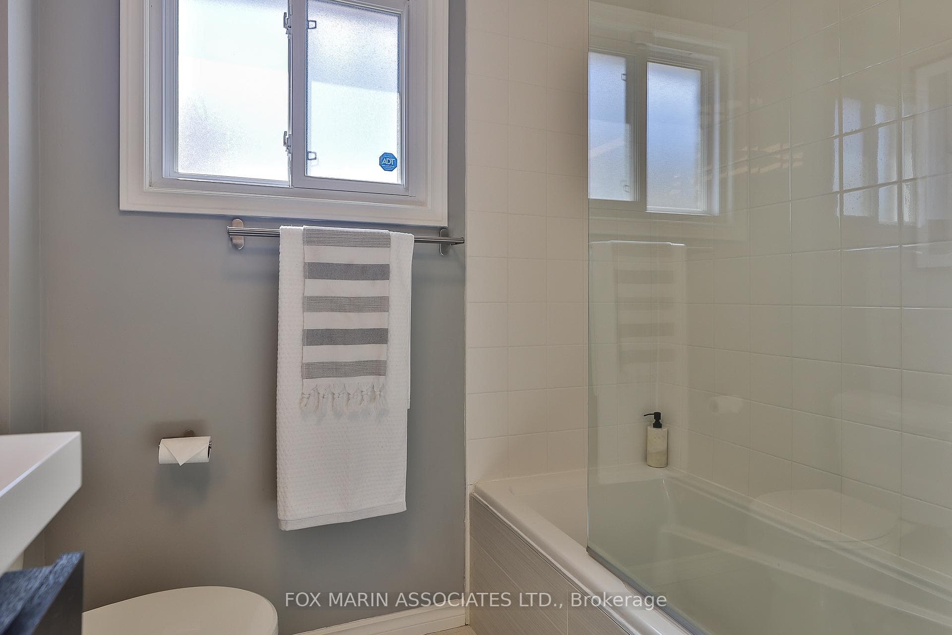 434 Westmount Avenue photo 24