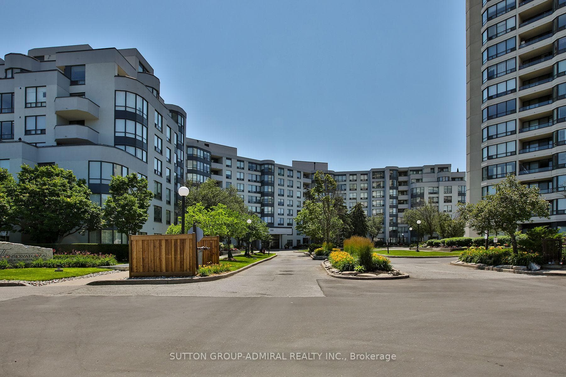 333 Clark Avenue Unit 106 photo 1