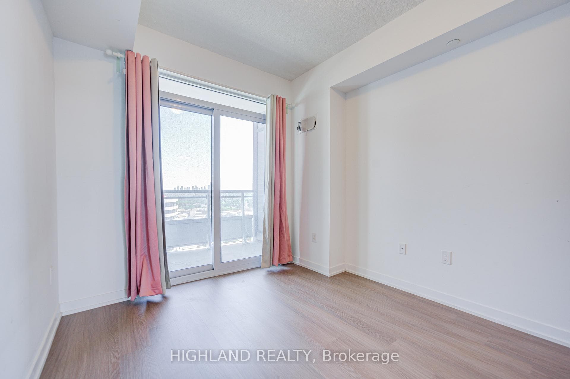 2560 Eglinton Avenue Unit 1304 photo 11
