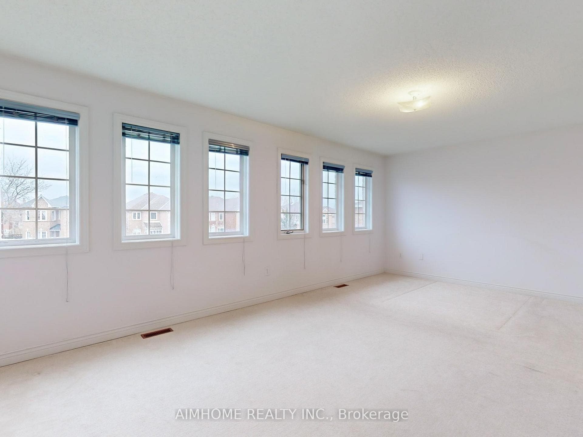 1445 Willowvale Gardens photo 22