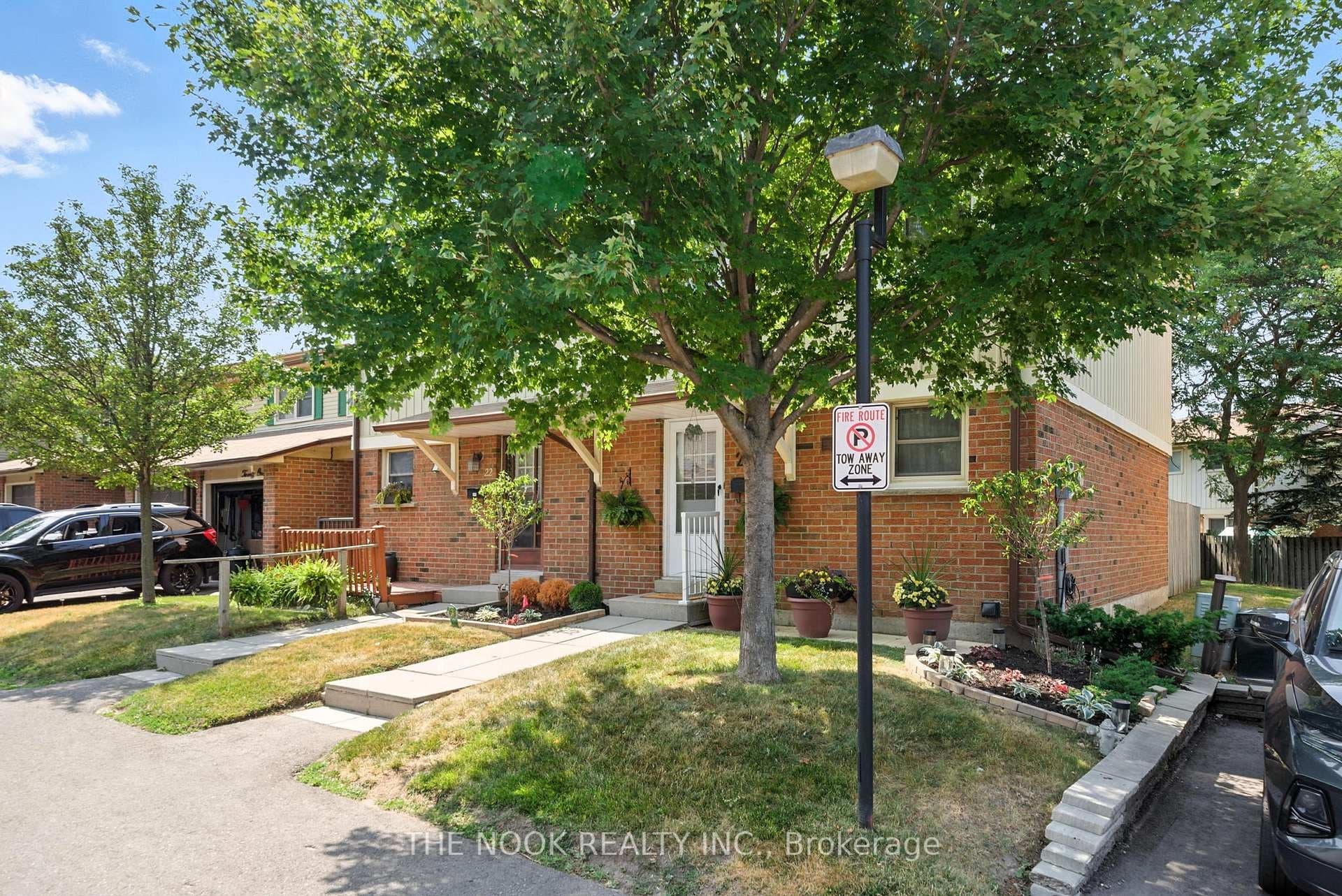 450 Bristol Crescent Unit 23 photo 3