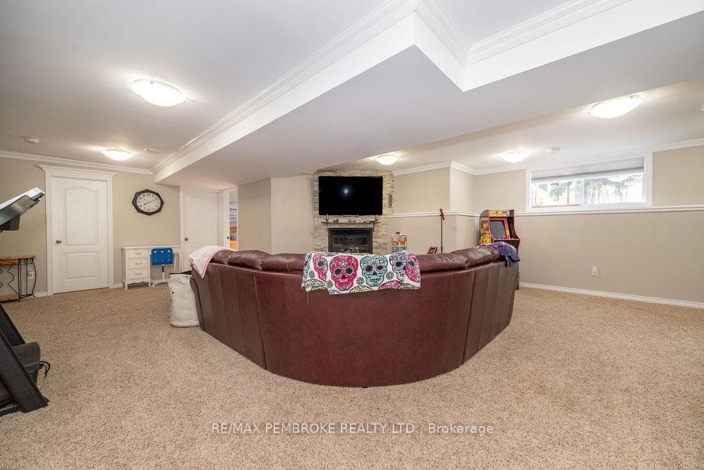 612 Hummingbird Lane photo 22