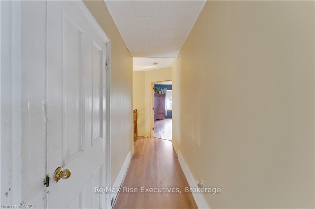285 THOMAS Street photo 21