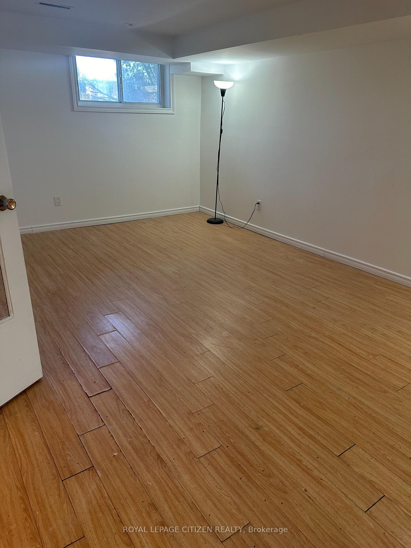 24 Taylor Road Unit Lower photo 9