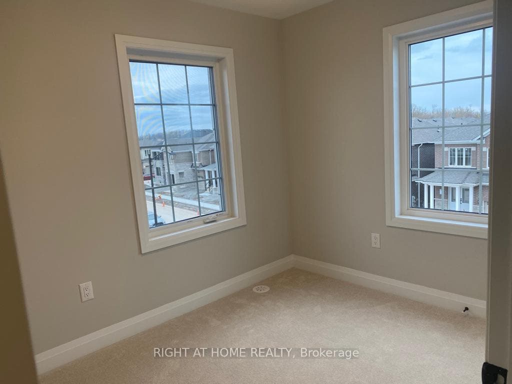1593 Moira Crescent photo 23