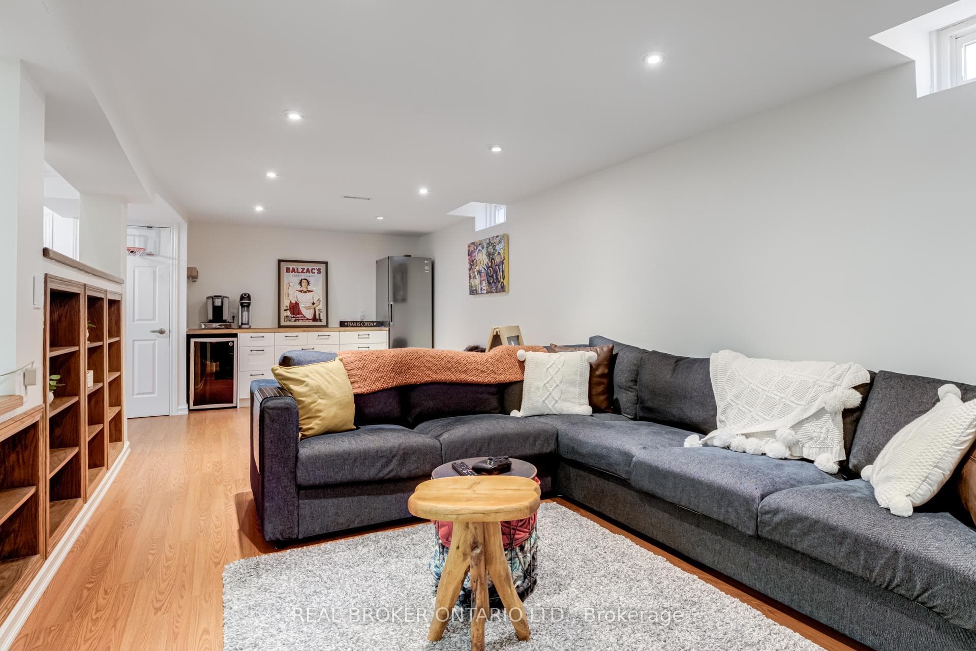 2054 Pelee Boulevard photo 29