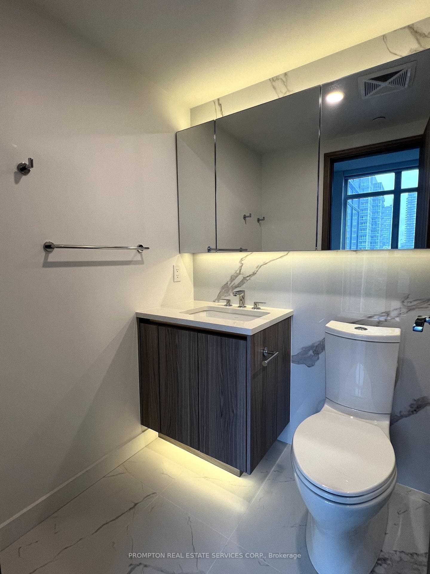1 Concord Cityplace Way Unit 1711 photo 7