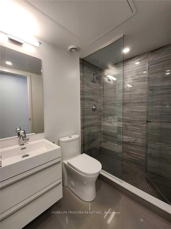 39 Roehampton Avenue Unit 1303 photo 4