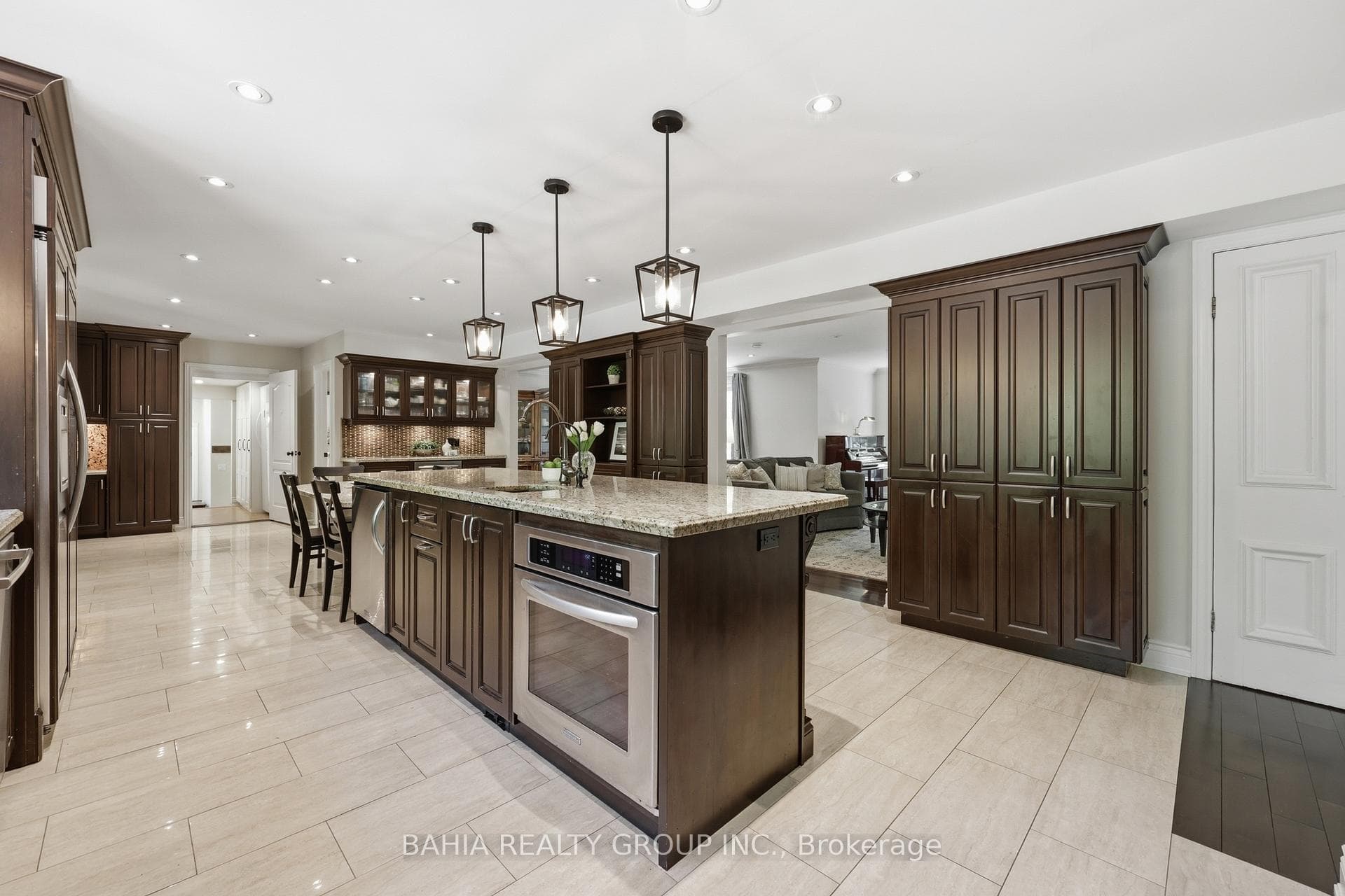 8663 Wood Close photo 16