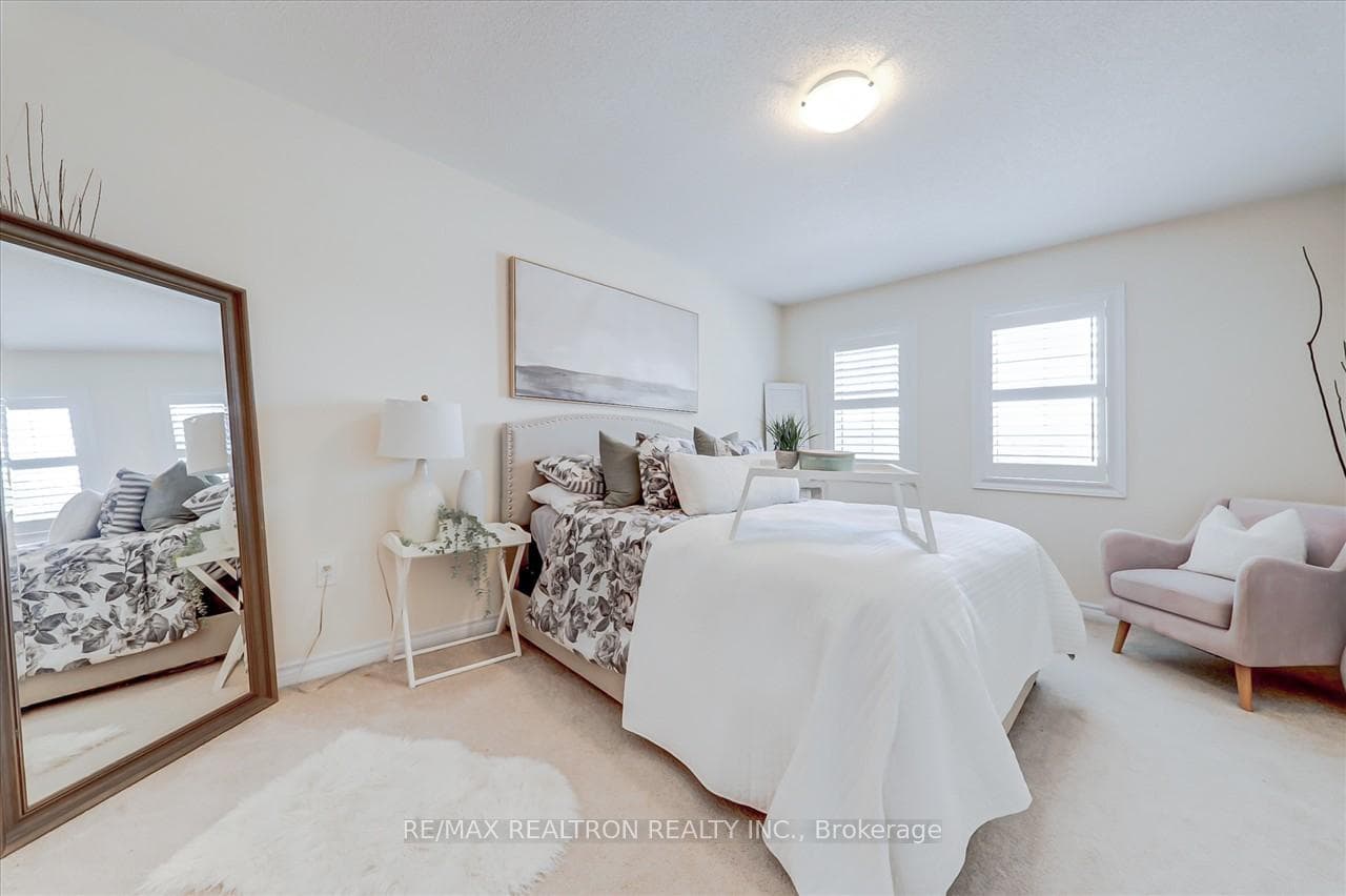 1805 Western Crescent photo 22