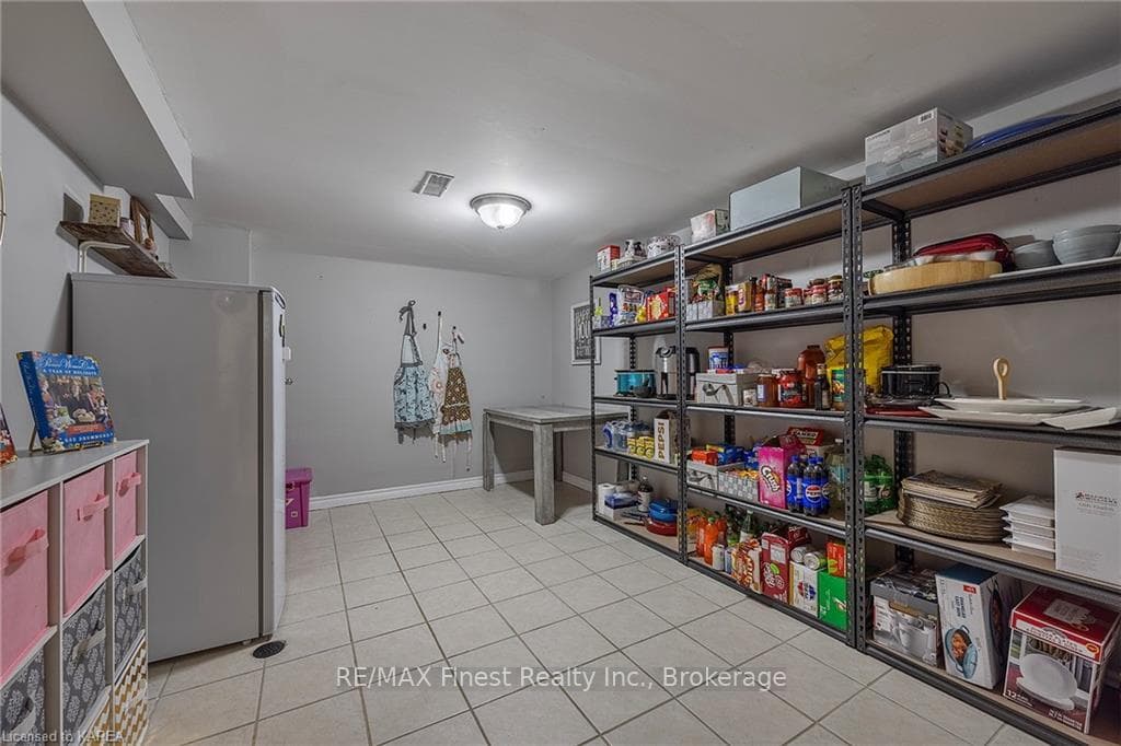 798 DAVIS Drive photo 37