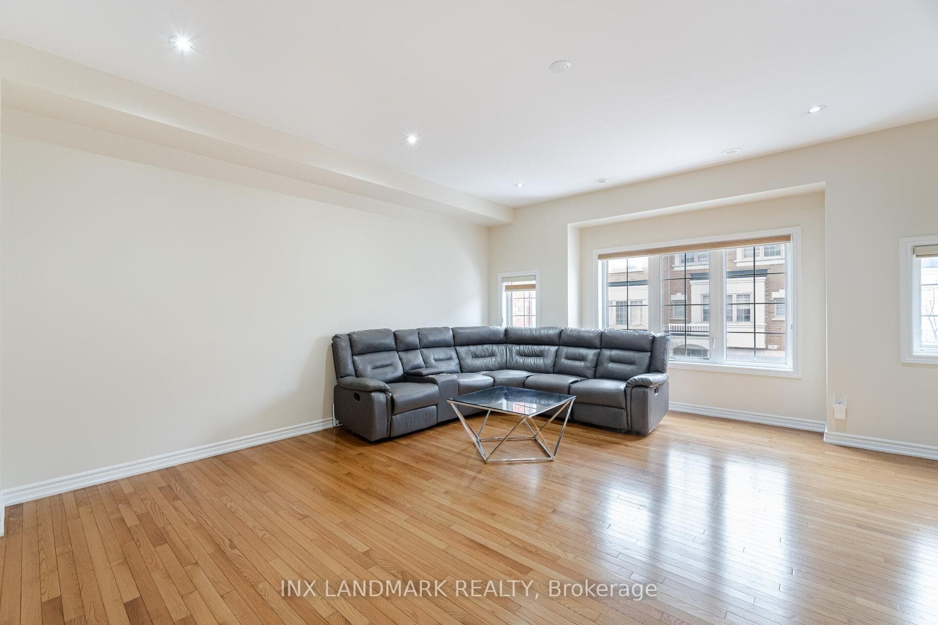 23 Abercove Close photo 16