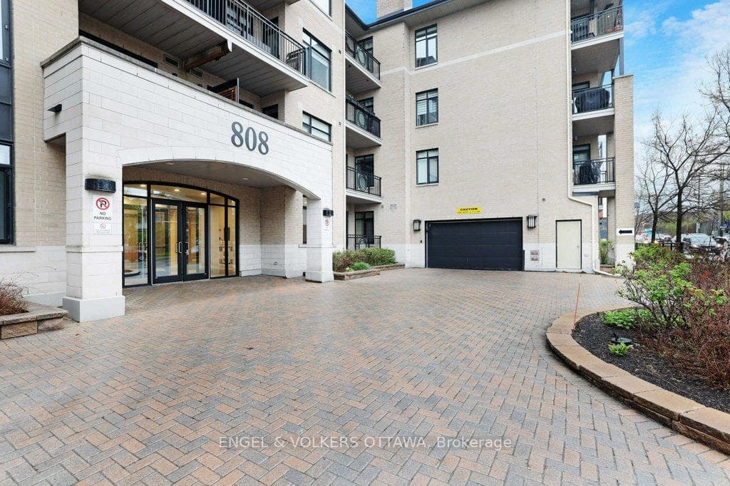 808 Bronson Avenue Unit 209 photo 2