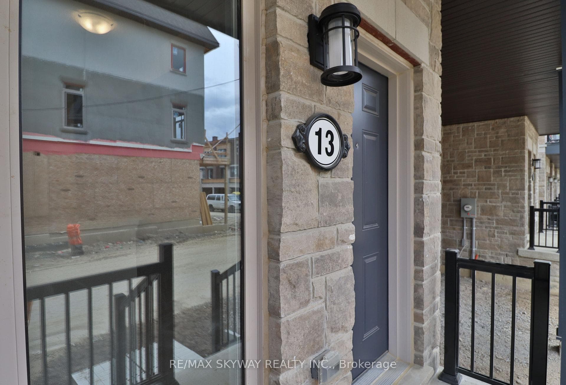 13 Tiveron Avenue photo 5