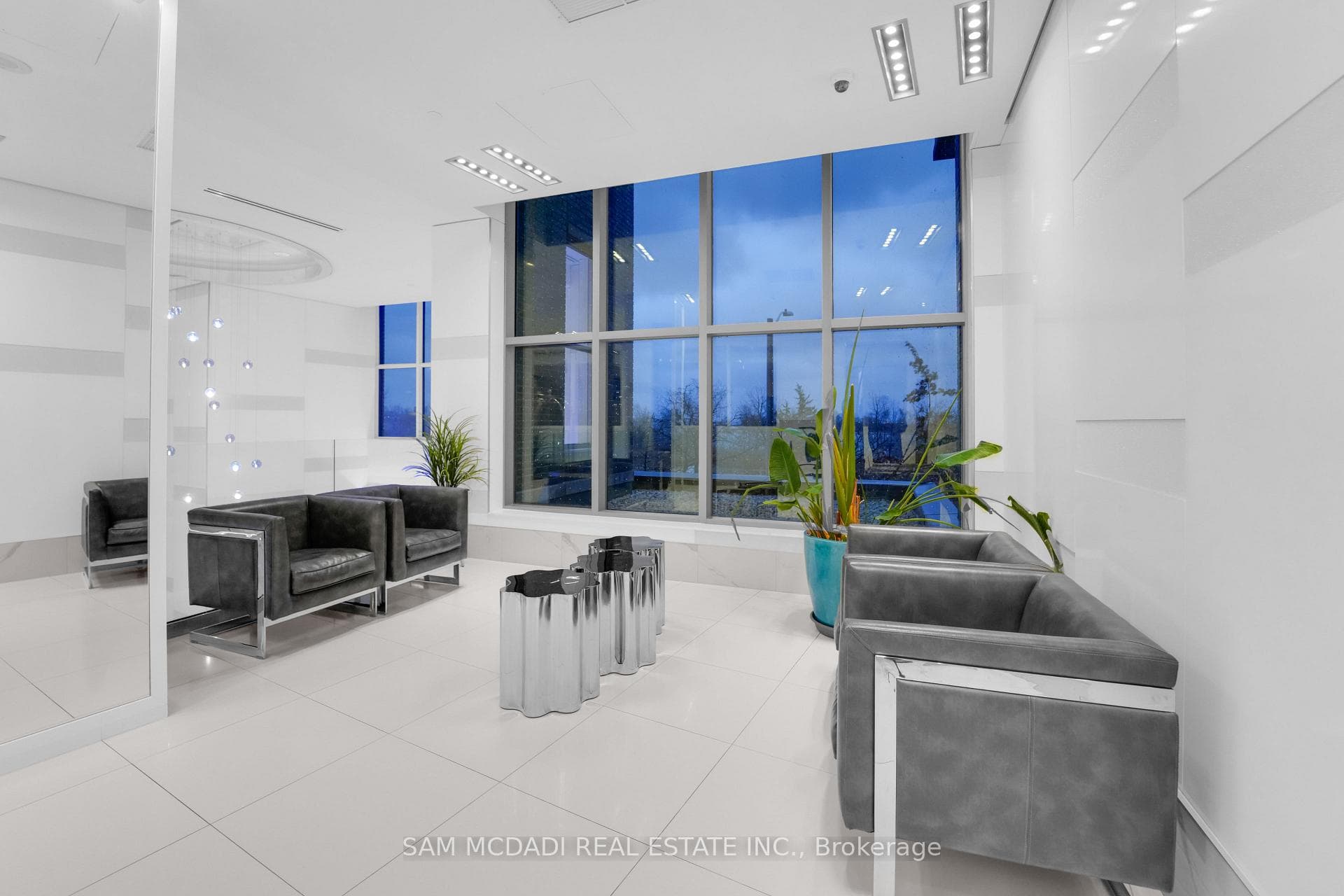110 Marine Parade Drive Unit 1010 photo 21