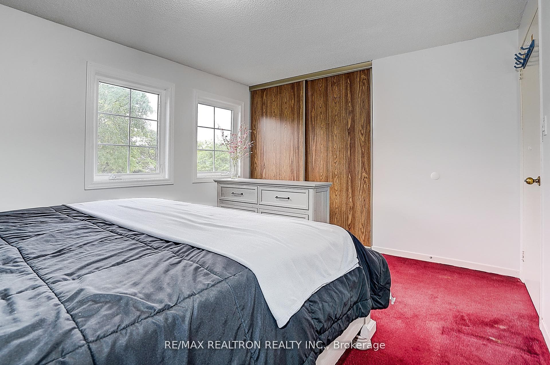 51 Steepleview Crescent photo 21