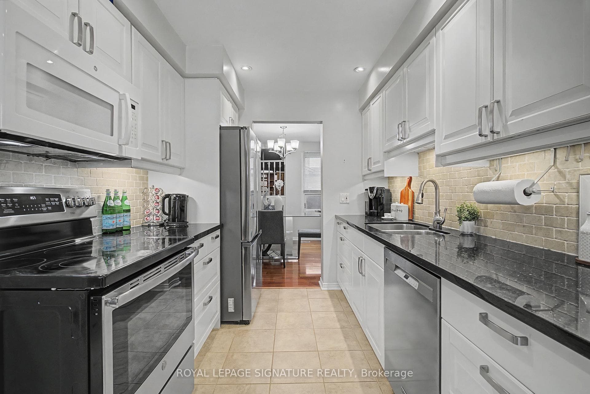 4317 Sugarbush Road photo 8