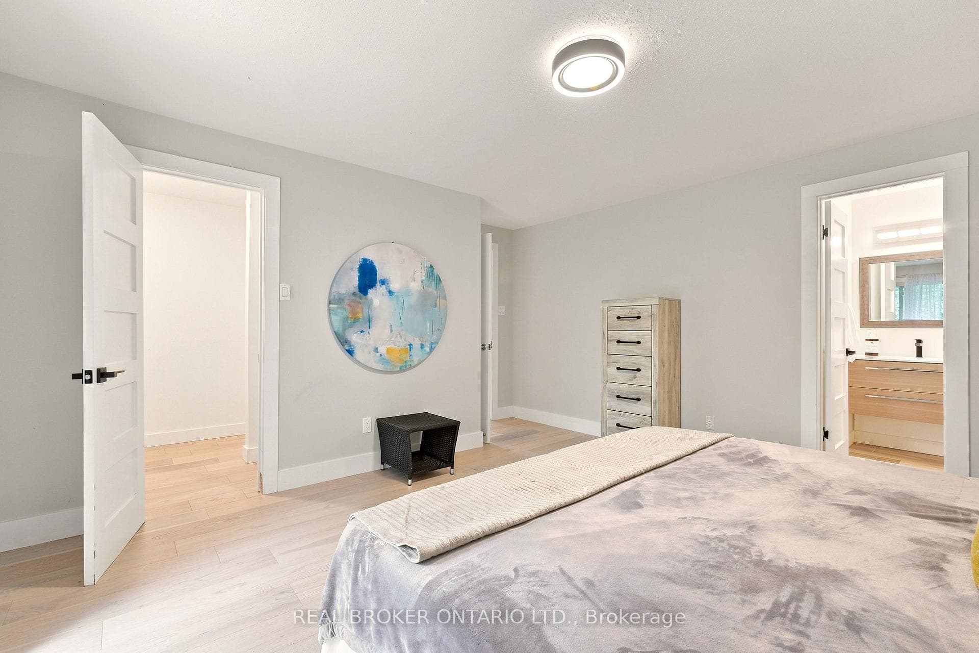 2021 Woodglen Crescent photo 17