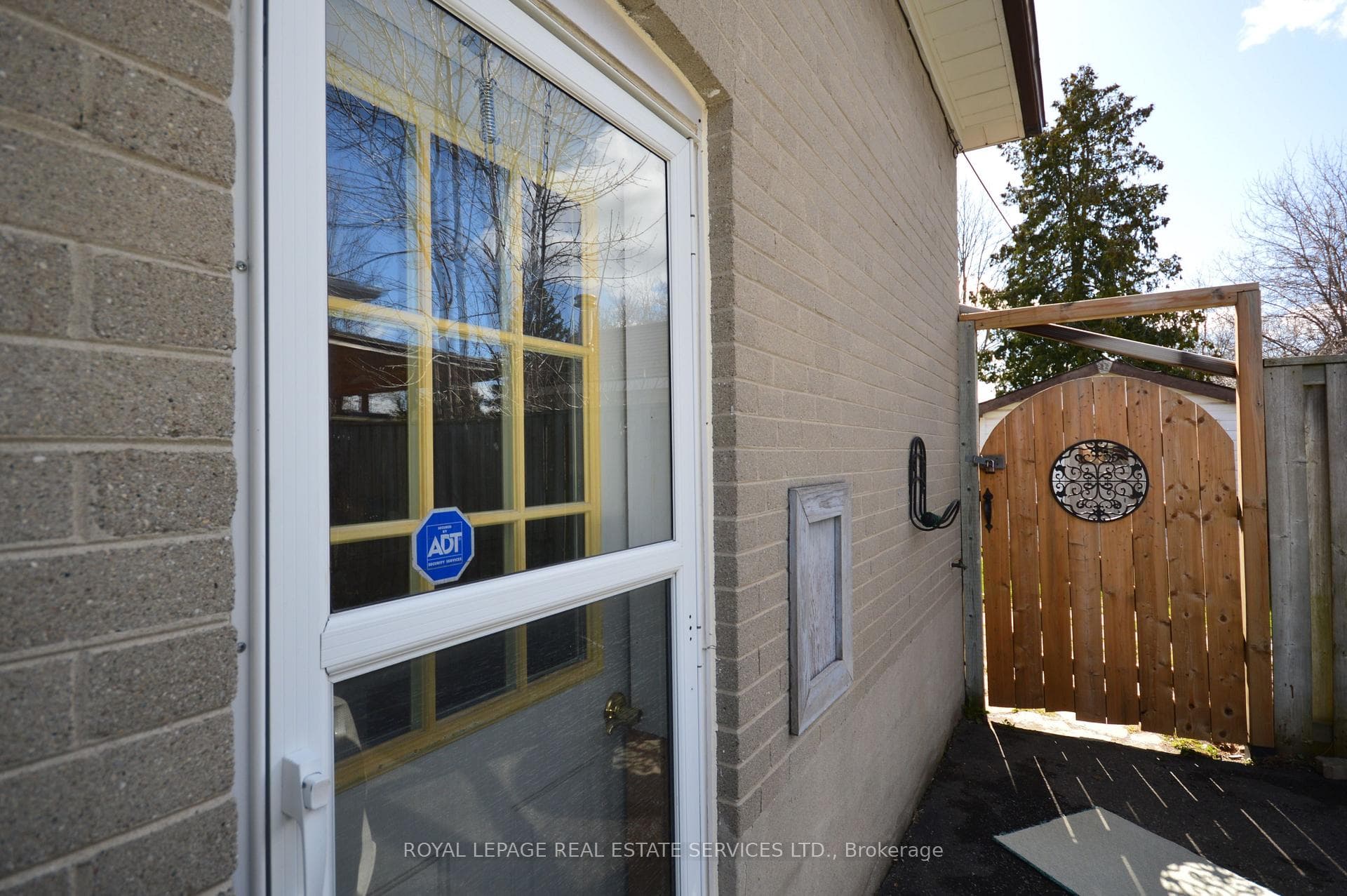 36 Linton Avenue photo 30