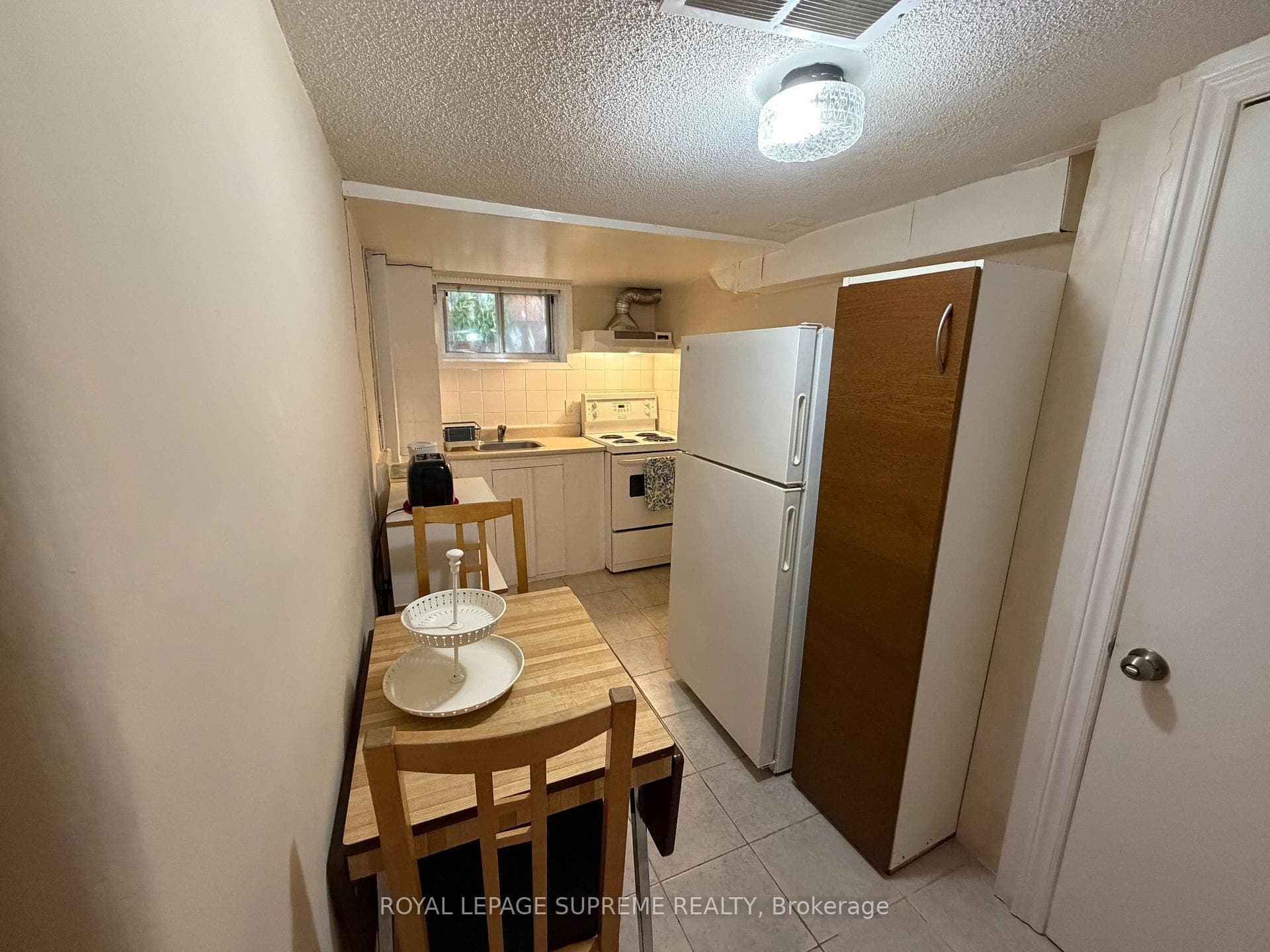 1074 Briar Hill Avenue Unit Bsmt photo 5
