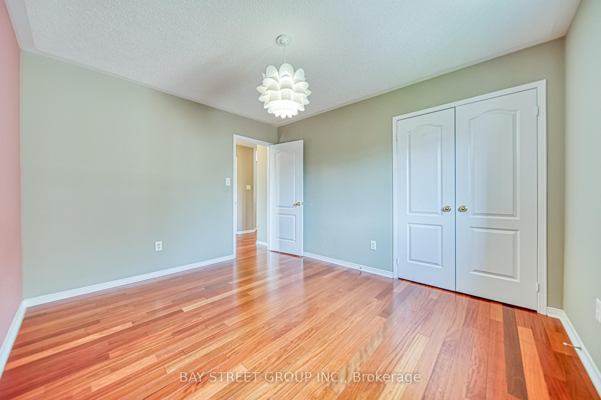 77 Weatherill Road photo 32