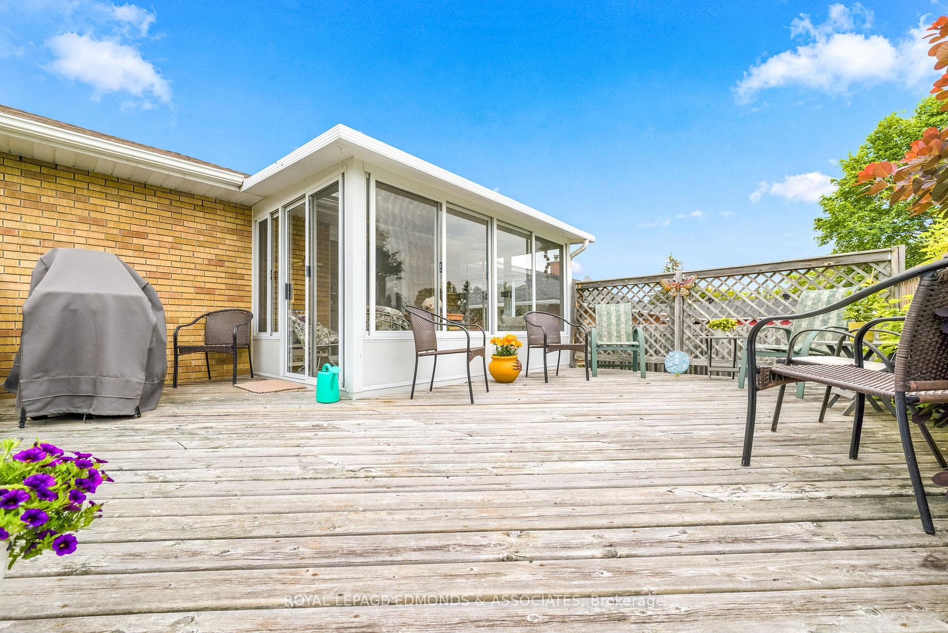 532 Herbert Street photo 25